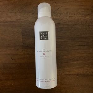 BNNU Ritual of Sakura Foaming Shower Gel